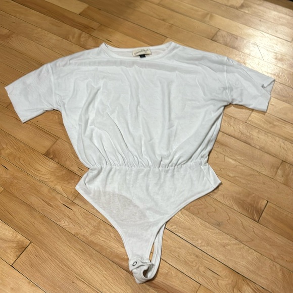 Women’s tshirt bodysuit - Picture 1 of 8